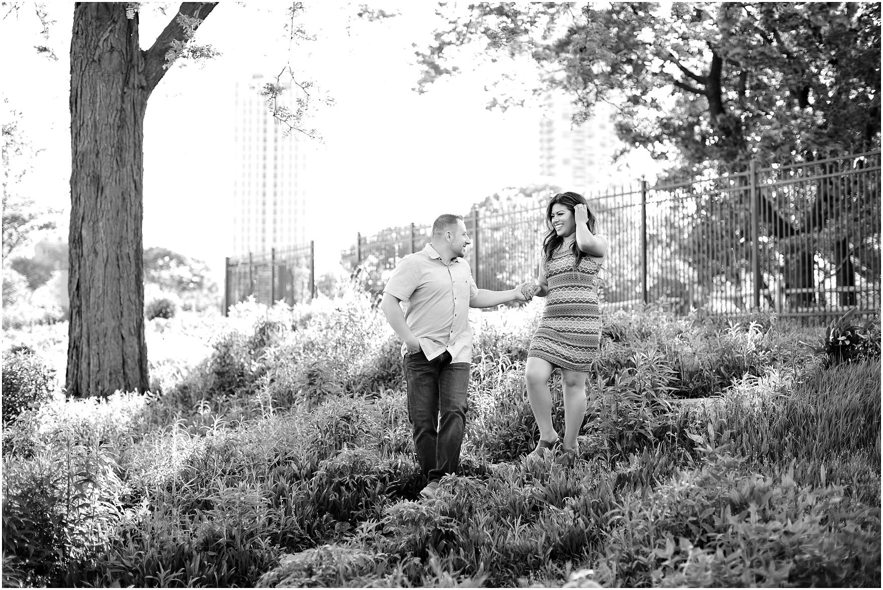 LincolnParkZooEngagementPhotosLincolnParkEngagementPhotosHoneycombEngagementChicagoEngagementPhotographer__0016